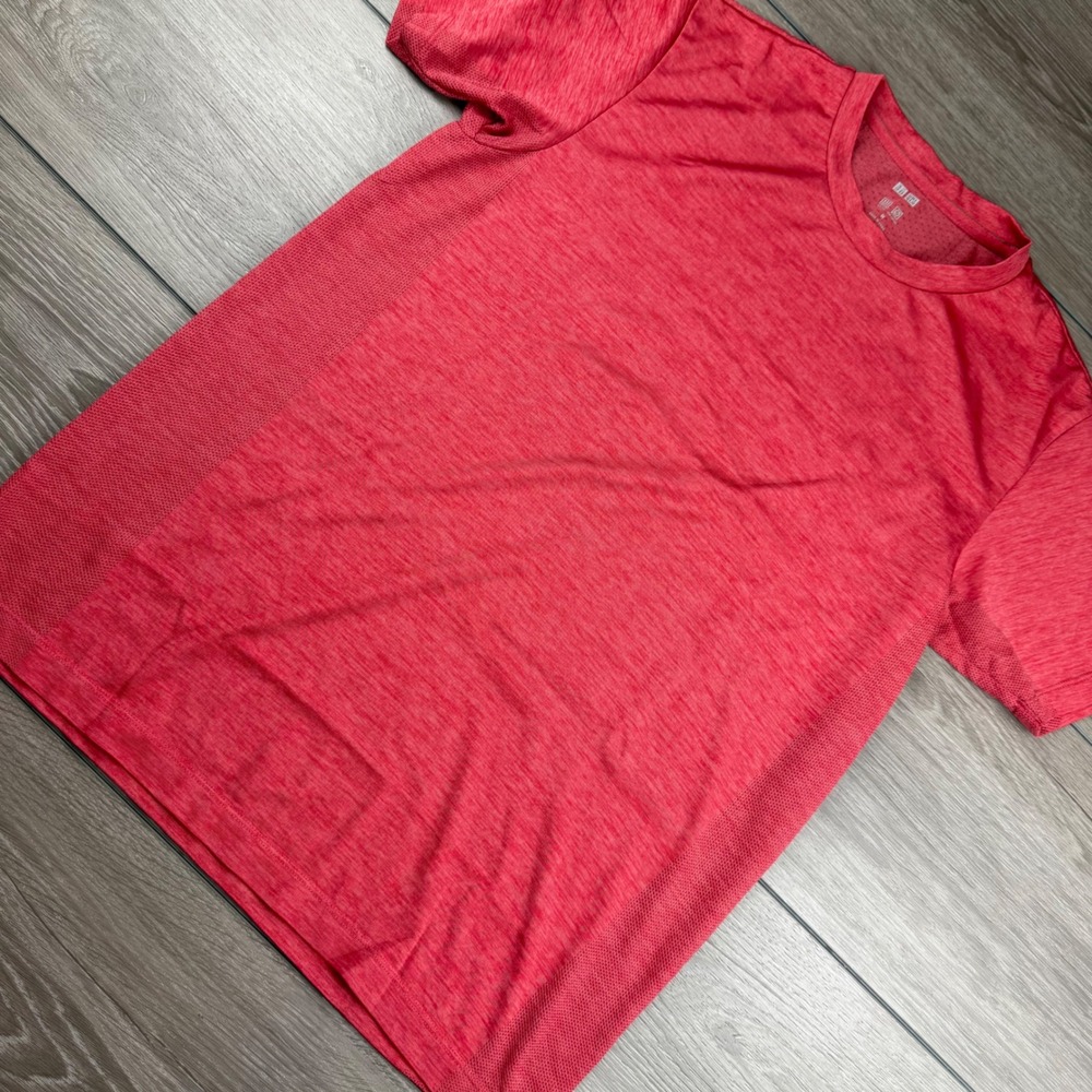 Uniqlo Mens T-Shirt Dry-Ex Odor-Control Performance Red Medium